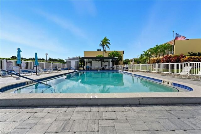 2907 DEL PRADO BOULEVARD S B7, Cape Coral, FL 33904