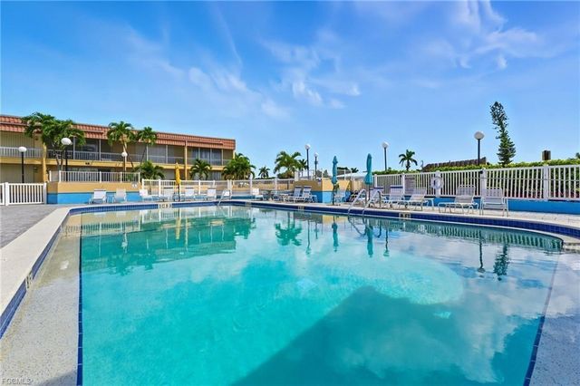 2907 DEL PRADO BOULEVARD S B7, Cape Coral, FL 33904