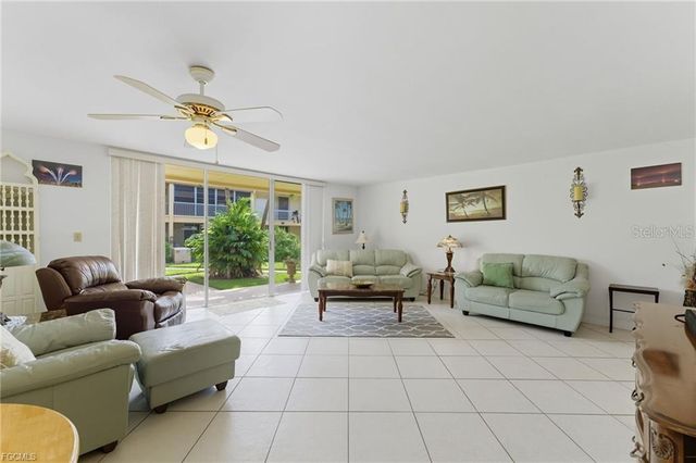 2907 DEL PRADO BOULEVARD S B7, Cape Coral, FL 33904
