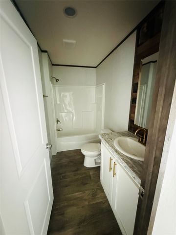 5900 Arrowhead Drive, Granbury, TX 76048