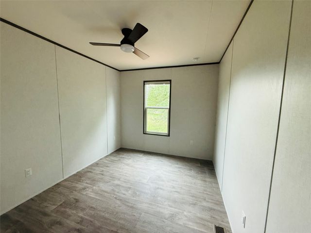 5900 Arrowhead Drive, Granbury, TX 76048
