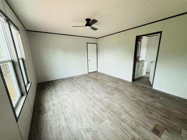 5900 Arrowhead Drive, Granbury, TX 76048