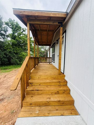 5900 Arrowhead Drive, Granbury, TX 76048