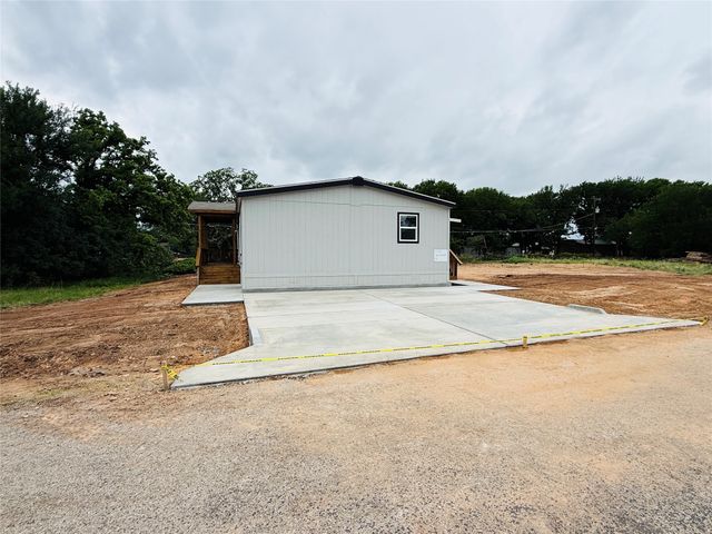 5900 Arrowhead Drive, Granbury, TX 76048