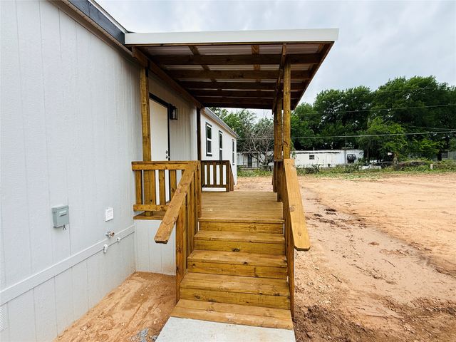 5900 Arrowhead Drive, Granbury, TX 76048