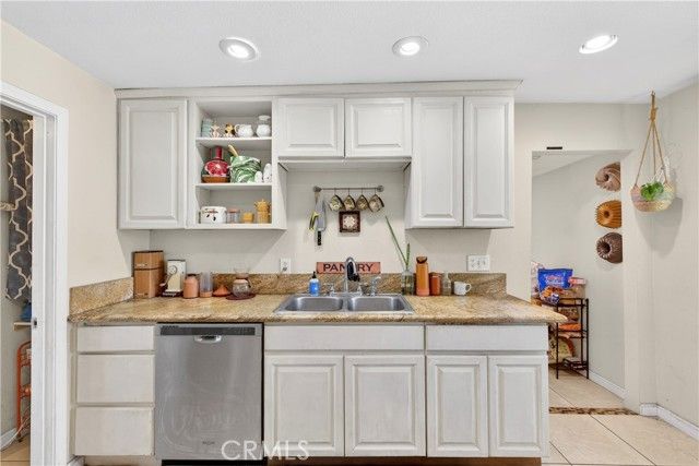 614 N Shelton, Santa Ana, CA 92703