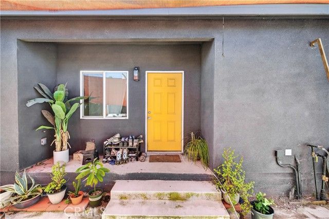 614 N Shelton, Santa Ana, CA 92703