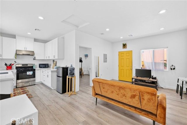 614 N Shelton, Santa Ana, CA 92703