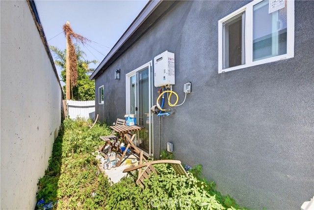 614 N Shelton, Santa Ana, CA 92703