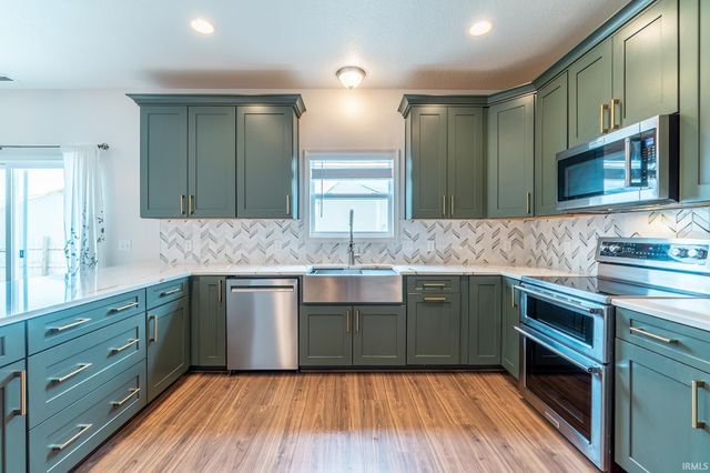 11223 Wirra Wirra Hill, Roanoke, IN 46783