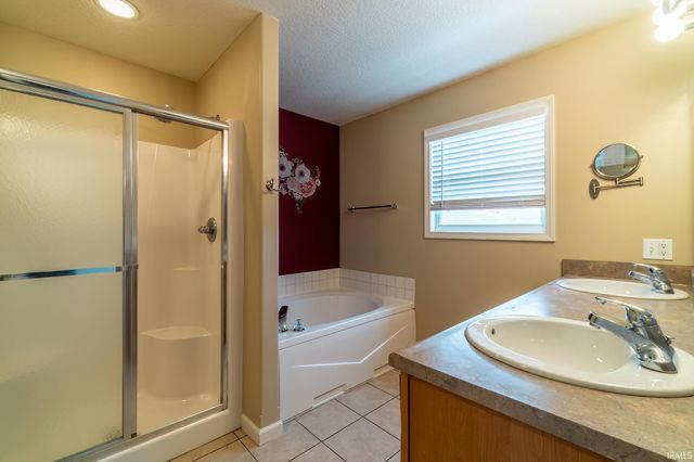 11223 Wirra Wirra Hill, Roanoke, IN 46783