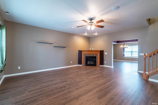 11223 Wirra Wirra Hill, Roanoke, IN 46783