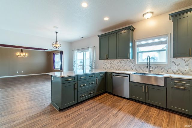 11223 Wirra Wirra Hill, Roanoke, IN 46783