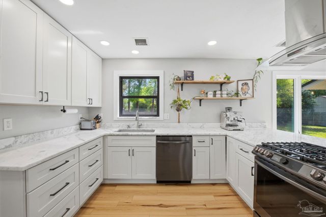 761 Connell Dr, Pensacola, FL 32503