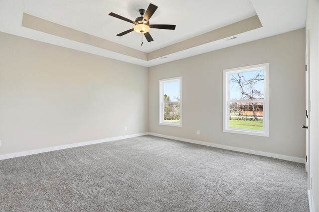 1044 STONEHAVEN DR, Boonville, MO 65233