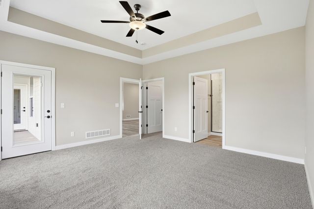 1044 STONEHAVEN DR, Boonville, MO 65233