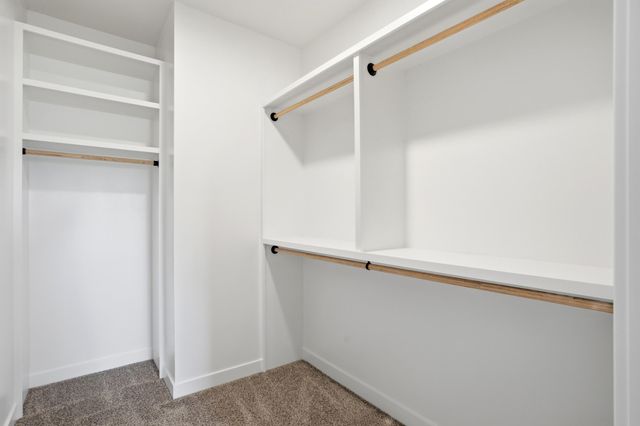 1044 STONEHAVEN DR, Boonville, MO 65233