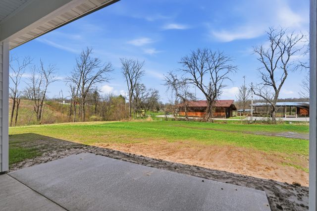 1044 STONEHAVEN DR, Boonville, MO 65233