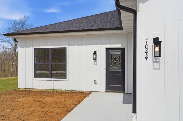 1044 STONEHAVEN DR, Boonville, MO 65233