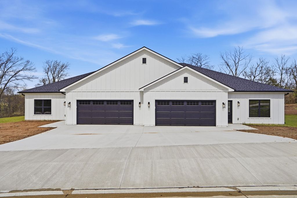 1044 STONEHAVEN DR, Boonville, MO 65233