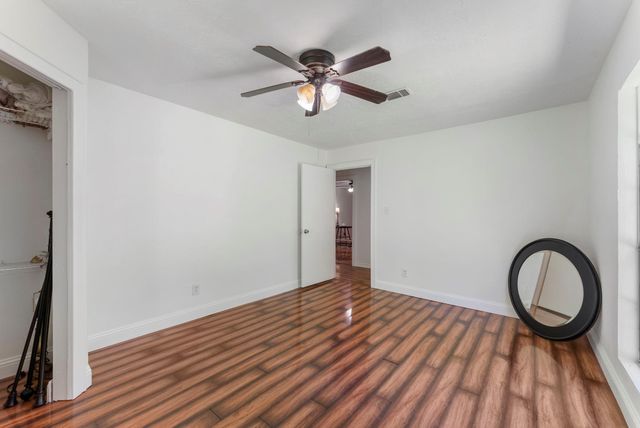 41 Hall Drive N, Montgomery, TX 77316