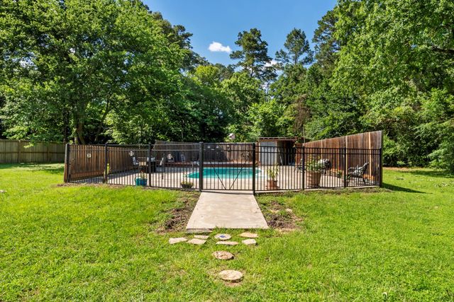 41 Hall Drive N, Montgomery, TX 77316