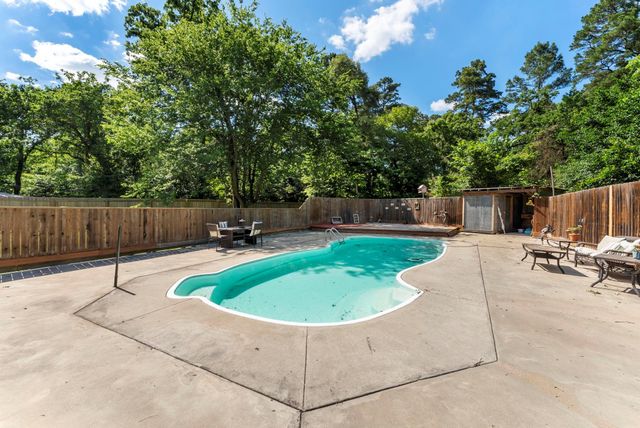 41 Hall Drive N, Montgomery, TX 77316