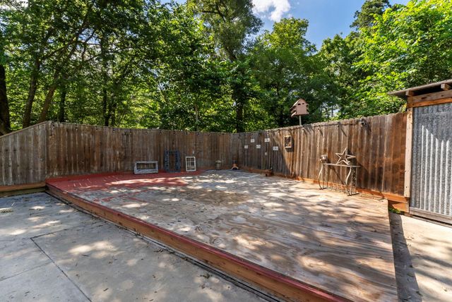 41 Hall Drive N, Montgomery, TX 77316