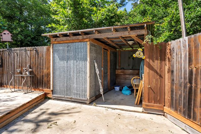 41 Hall Drive N, Montgomery, TX 77316