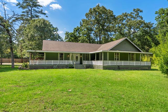 41 Hall Drive N, Montgomery, TX 77316