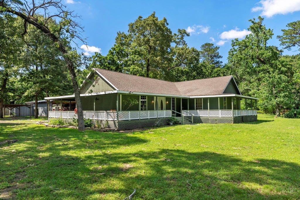 41 Hall Drive N, Montgomery, TX 77316