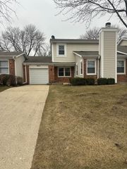 923 Daniels Court, Schaumburg, IL 60194