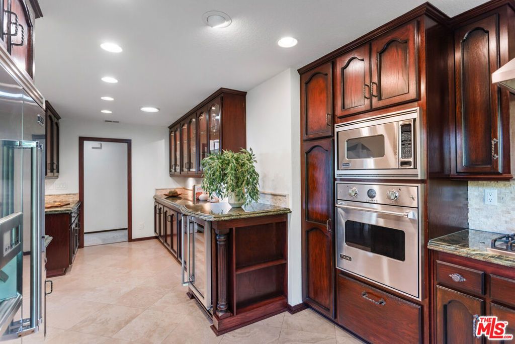 Image 13 of property listing at 24656 Blue Dane Lane, Malibu, CA 90265