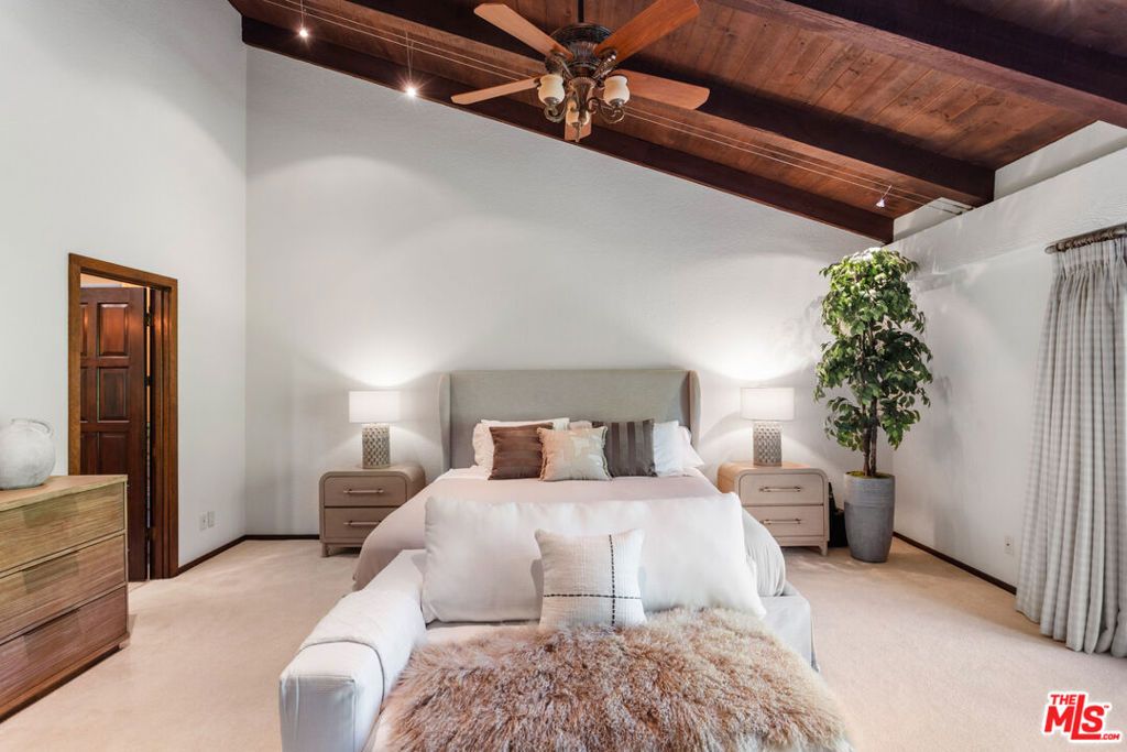 Image 17 of property listing at 24656 Blue Dane Lane, Malibu, CA 90265