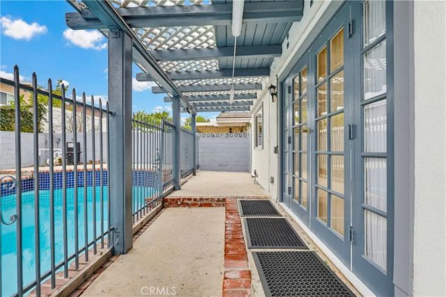 18102 Hatteras, Tarzana, CA 91356