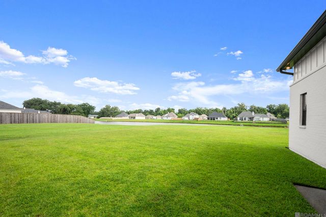 36300 Talonstone Dr, Geismar, LA 70734