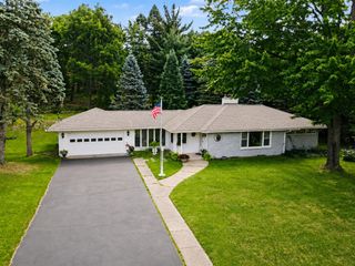 4309 Sunnybrook Drive, Kalamazoo, MI 49008