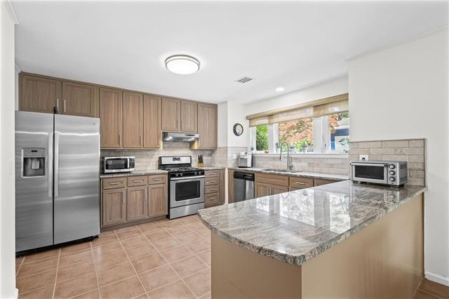 2665 Shadow Pine Drive, Roswell, GA 30076
