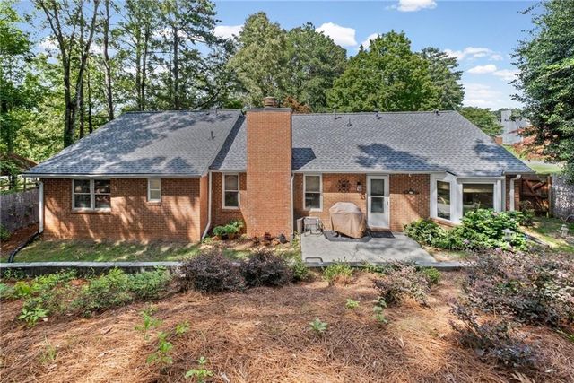 2665 Shadow Pine Drive, Roswell, GA 30076