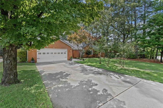 2665 Shadow Pine Drive, Roswell, GA 30076