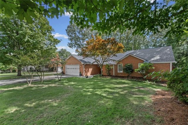 2665 Shadow Pine Drive, Roswell, GA 30076
