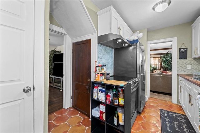 3028 Bales Avenue, Kansas City, MO 64128