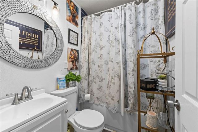 3028 Bales Avenue, Kansas City, MO 64128