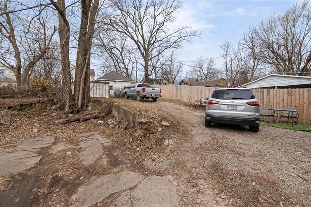 3028 Bales Avenue, Kansas City, MO 64128