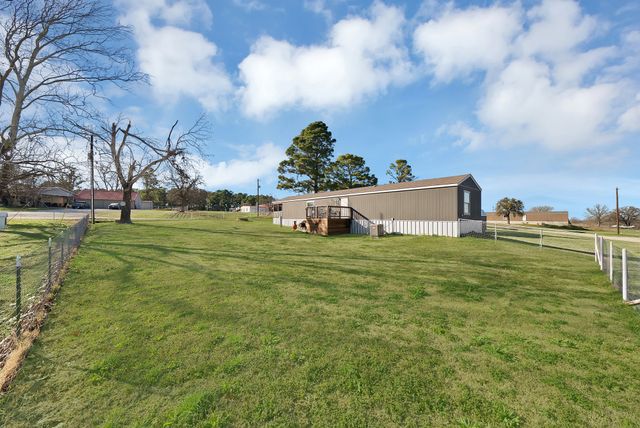 130 Firefly Drive, Springtown, TX 76082