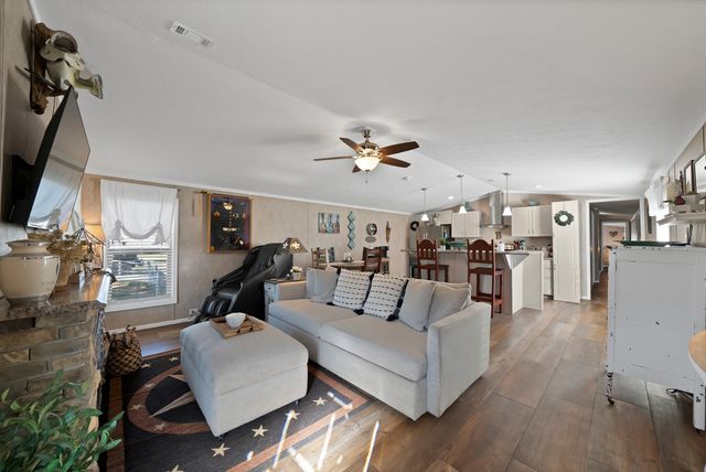 130 Firefly Drive, Springtown, TX 76082