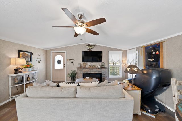 130 Firefly Drive, Springtown, TX 76082