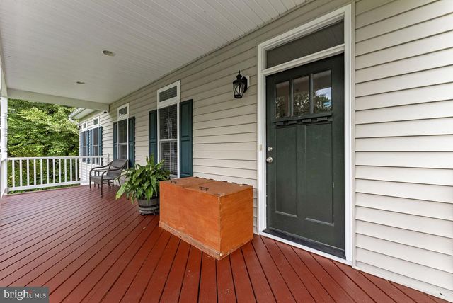 9813 CREST HILL RD, Marshall, VA 20115