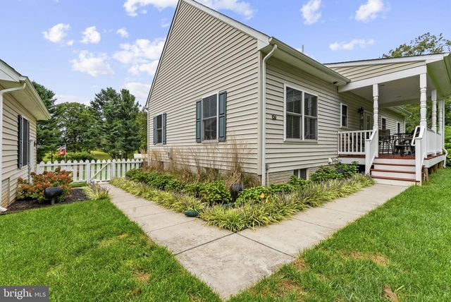 9813 CREST HILL RD, Marshall, VA 20115