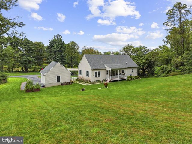 9813 CREST HILL RD, Marshall, VA 20115